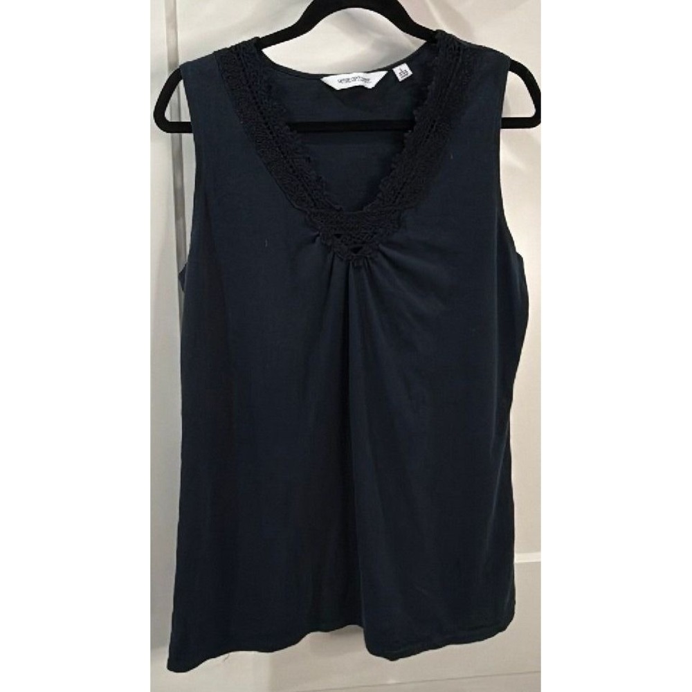 Great Northwest Clothing Company Black Crochet Trim Tank Top Women's Large